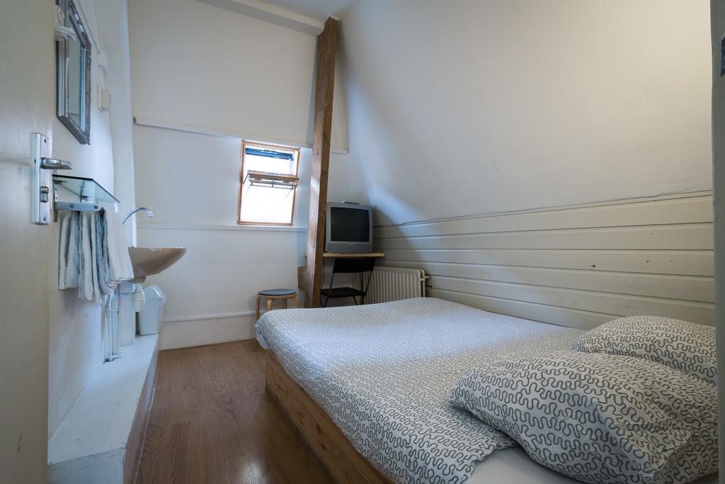 Stone Hotel & Hostel Utrecht Room photo