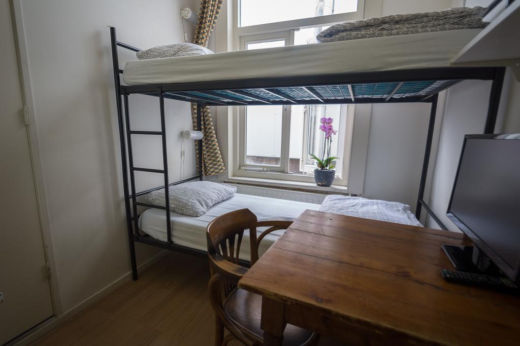 Stone Hotel & Hostel Utrecht Room photo