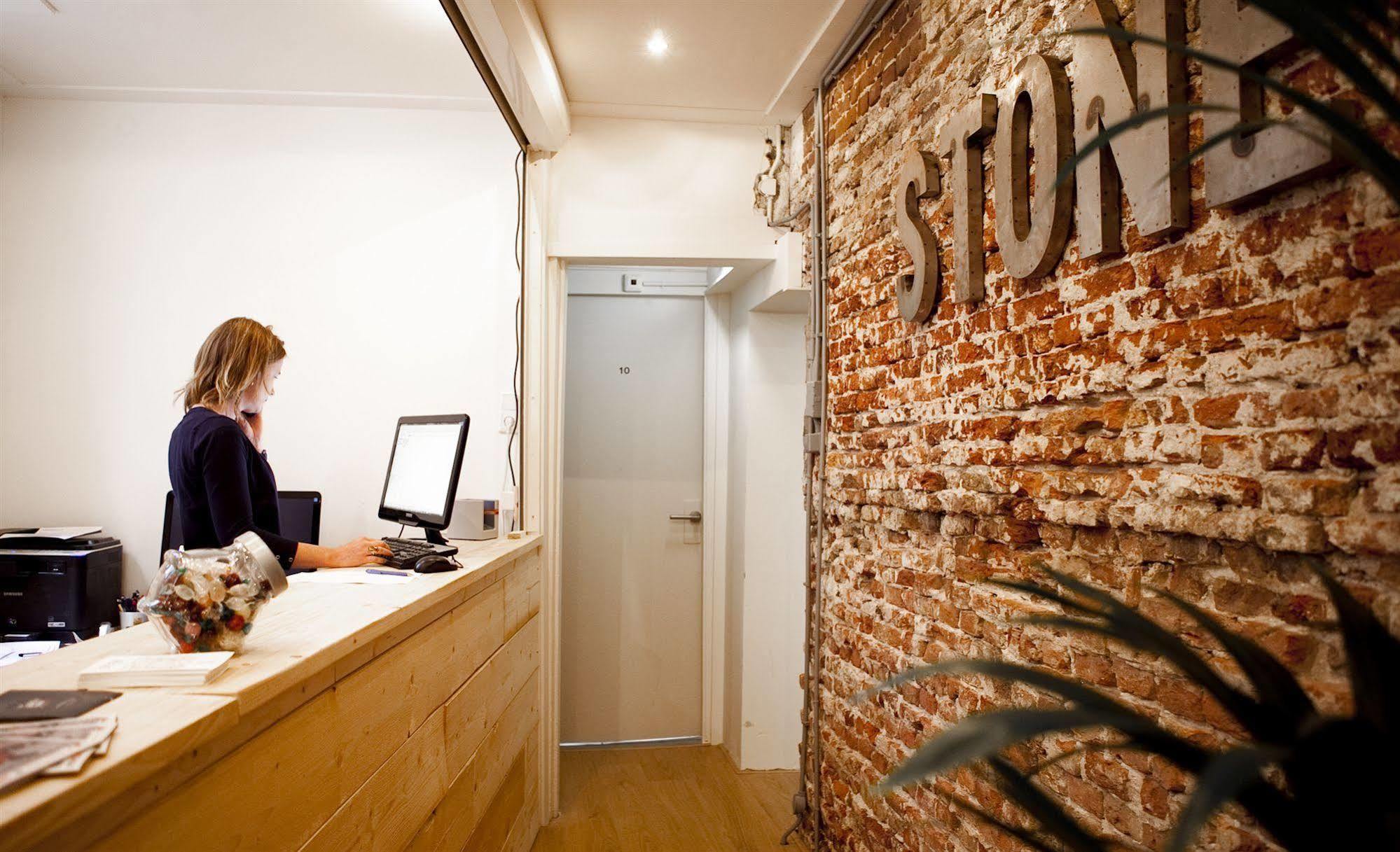 Stone Hotel & Hostel Utrecht Exterior photo